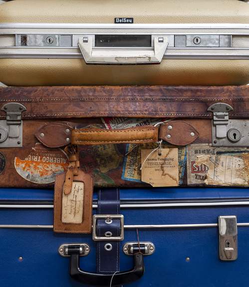 Stapel koffers, Loes van Duivendijk